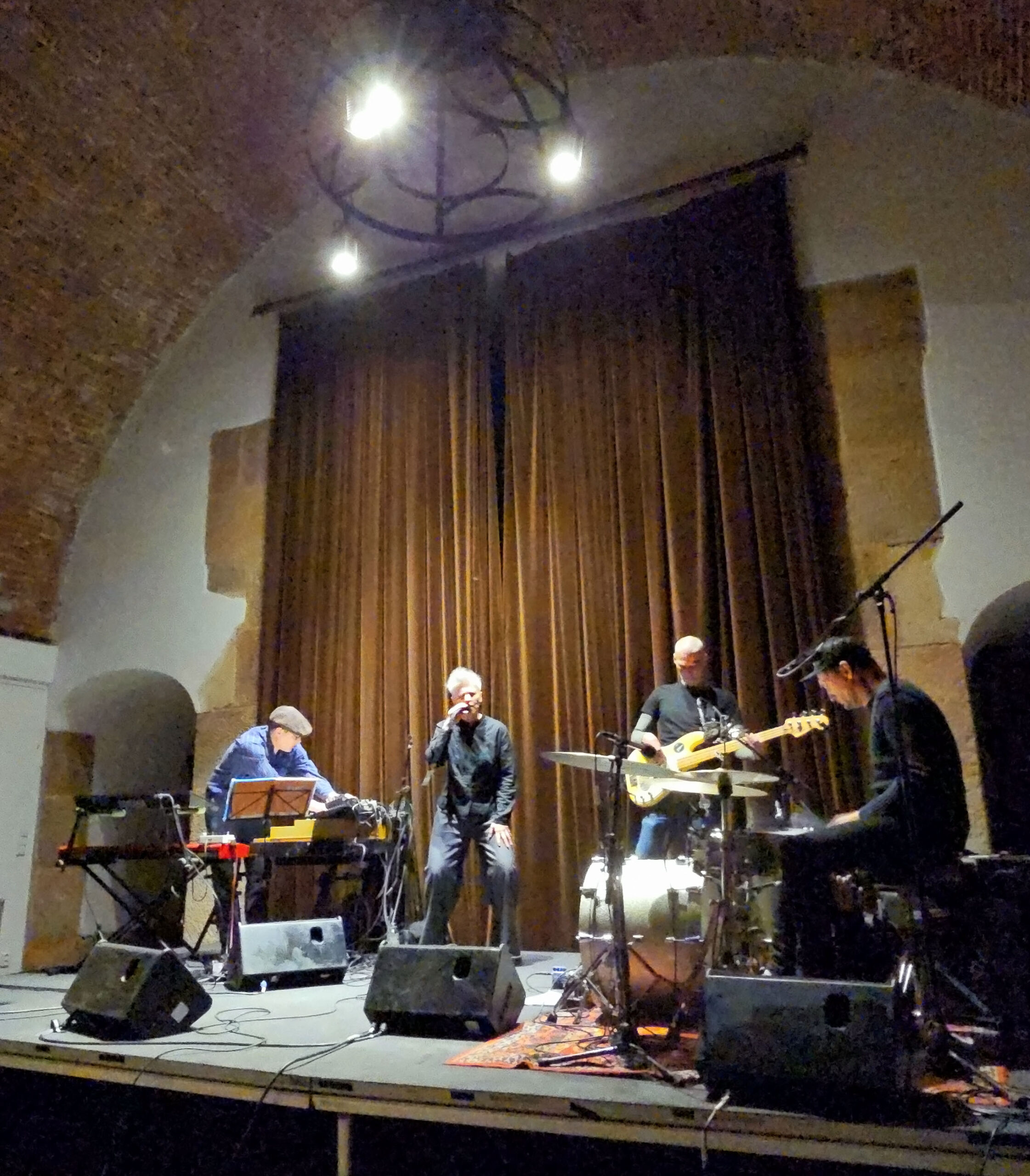 NAČEVA a Zdivočelí koně